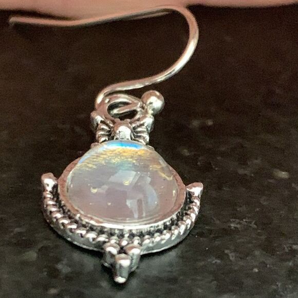 Vintage Balinese Style Faux Moonstone Opal & Silver Tone Ornate Earrings Unisex - Picture 4 of 7